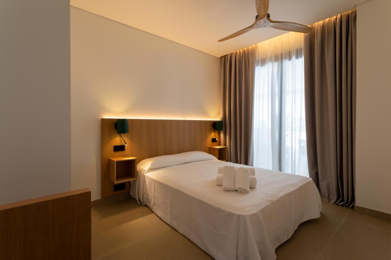 Hotel Apartamentos Hamus Conil De La Frontera Exteriör bild