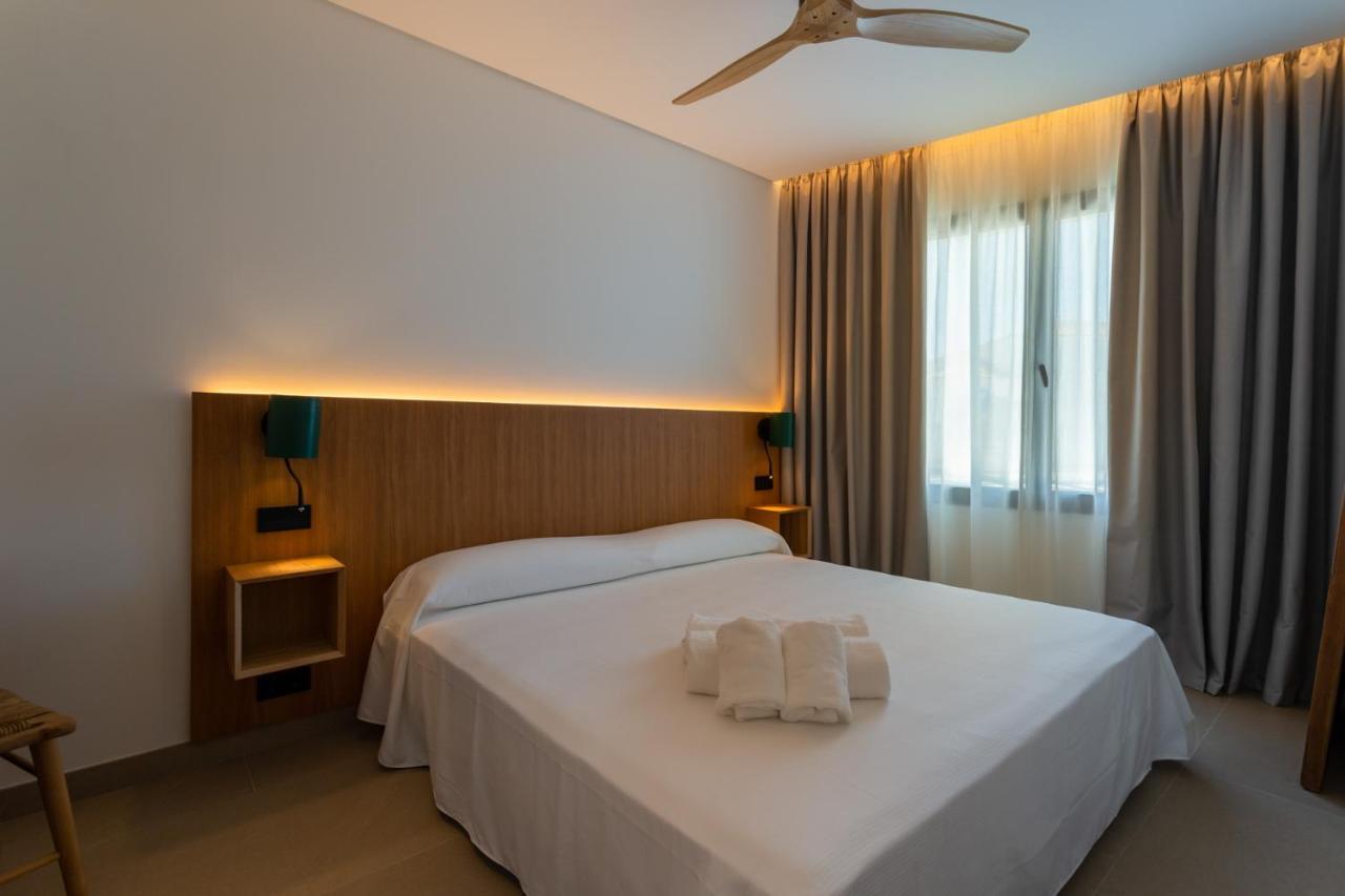 Hotel Apartamentos Hamus Conil De La Frontera Exteriör bild