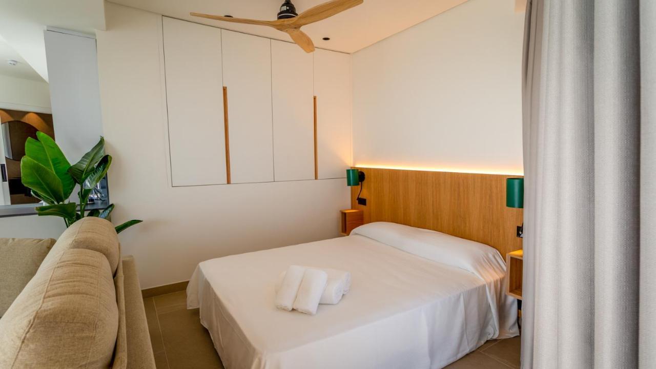 Hotel Apartamentos Hamus Conil De La Frontera Exteriör bild